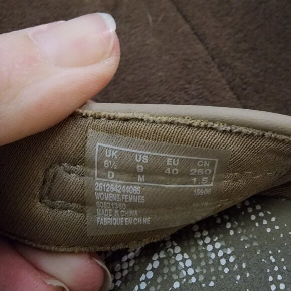 Clarks Breeze Sea Cloudsteppers flip-flops - Taupe - Women's Size 9 - Picture 3 of 3